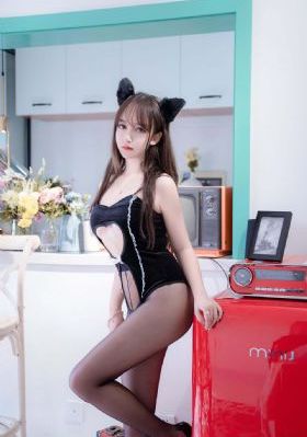 欧美情趣黑丝袜美女_BD韩语免费观看超清